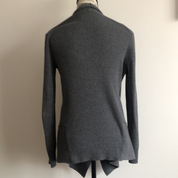 Retro-ology grey open cardigan sweater asymmetrical Size Small EUC - Picture 4 of 16